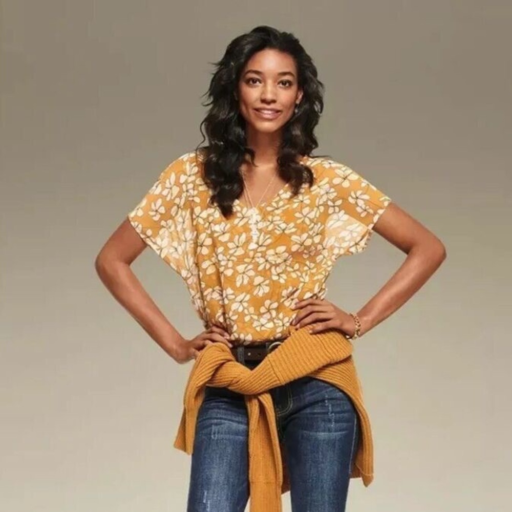 CAbi Thrive Double Layer Chiffon Floral Top 3598 Medium